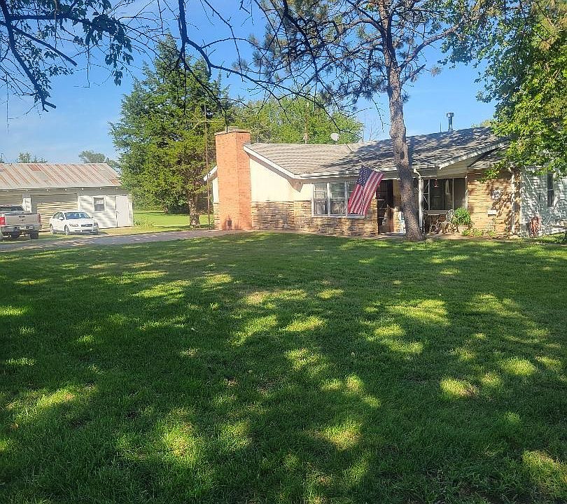 2nd image of 1078 SW Indianola Rd