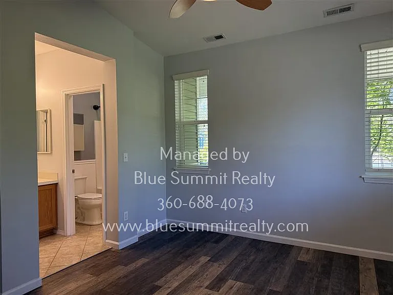 7633 Rushmore Way NE — Photo 10
