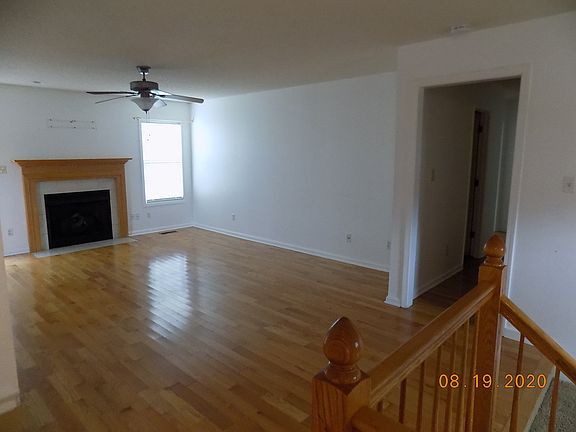 4th image of 1418 Addison Dr