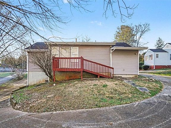 5th image of 221 S Carroll Rd