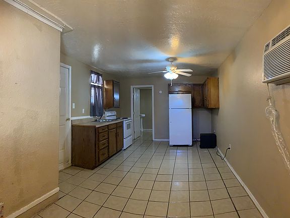 2nd image of 1612 Axtell St APT B