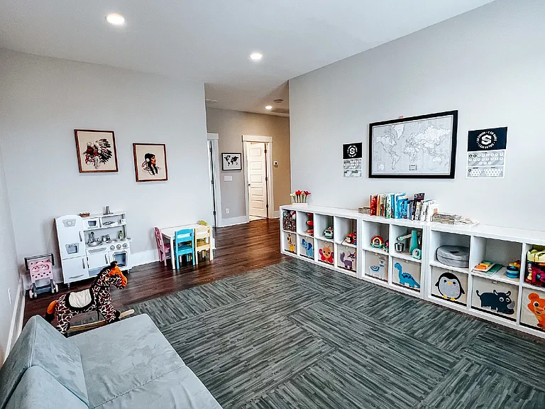 393 Oak Park St — Photo 35