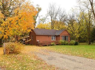 59182 Mayflower Rd, South Bend, IN 46619