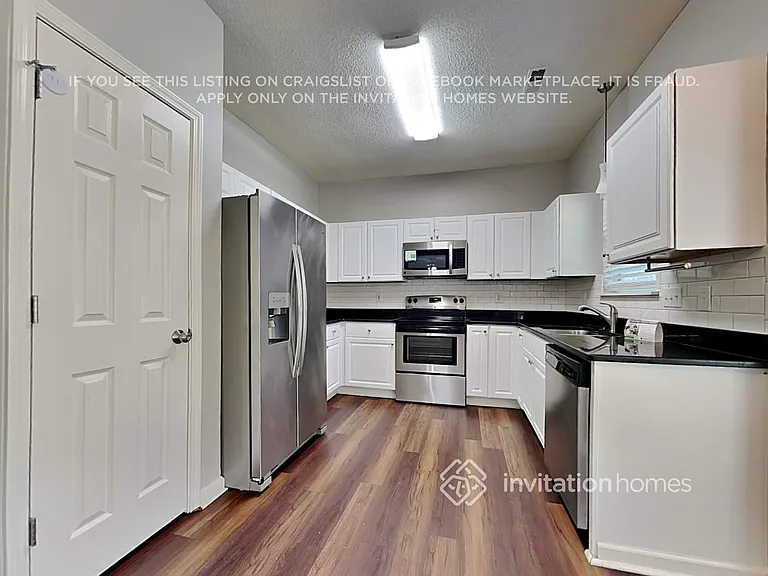 11908 Harris Pointe Dr — Photo 16