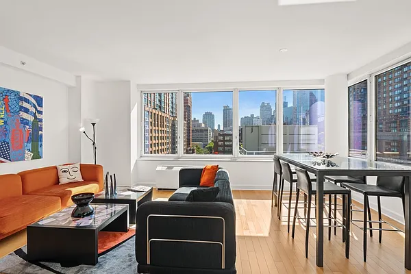 Sold by Nest Seekers International | media 3