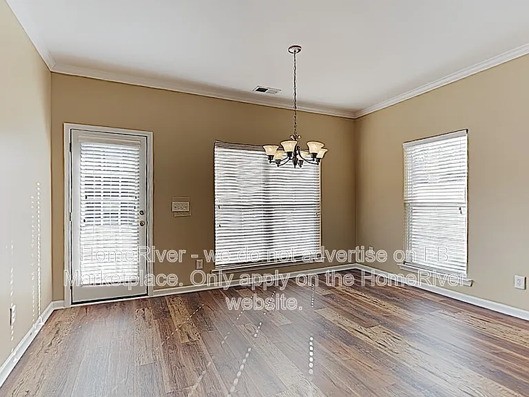 225 Windsor Trace Dr — Photo 7