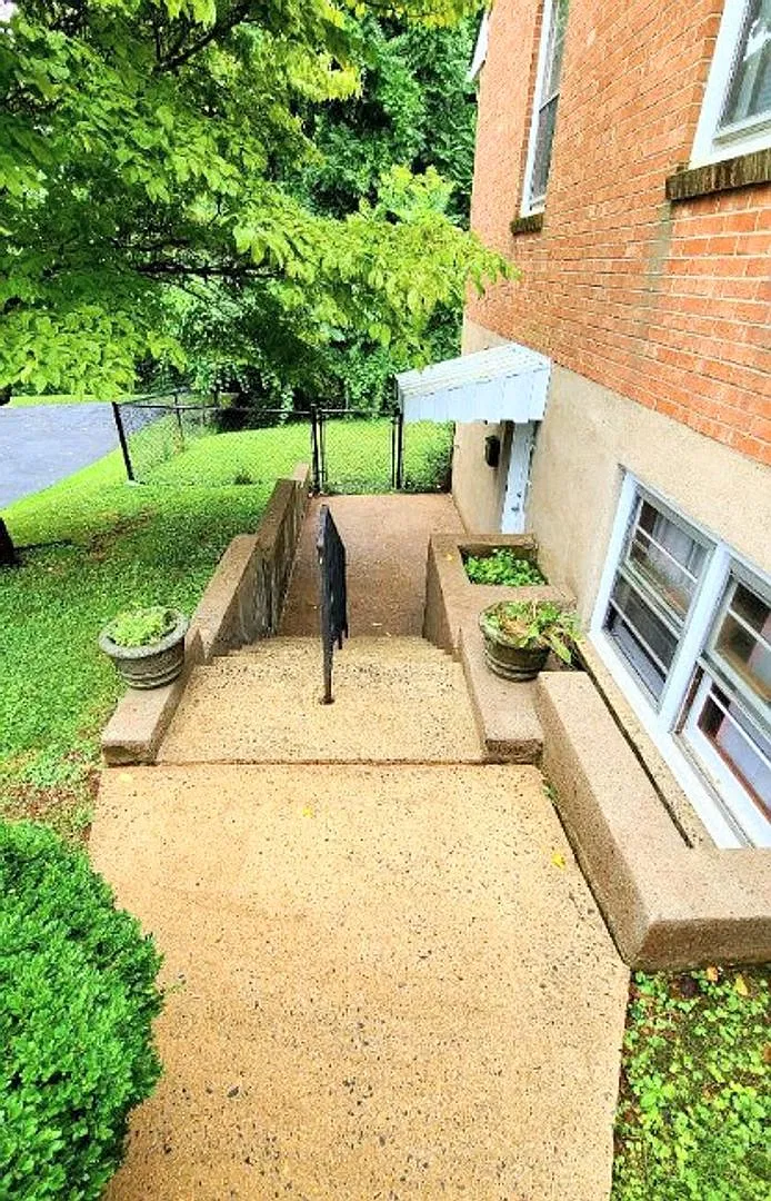 600 Sandusky Drive — Photo 1