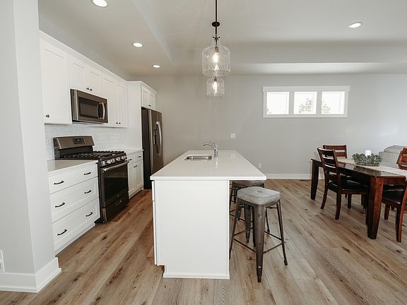 5th image of 9077 Village Station Ct #17