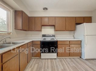 4711 Gladstone St, Lincoln, NE 68504