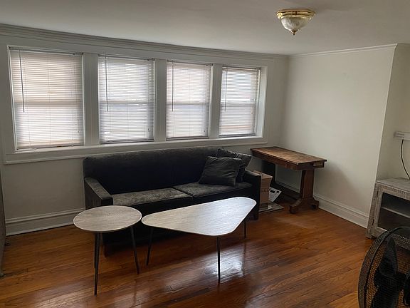 4th image of 4126 N Whipple St #G