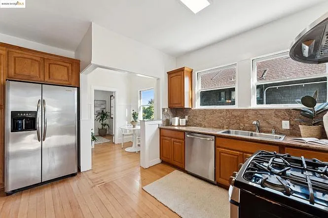 2750 26th Ave — Photo 5