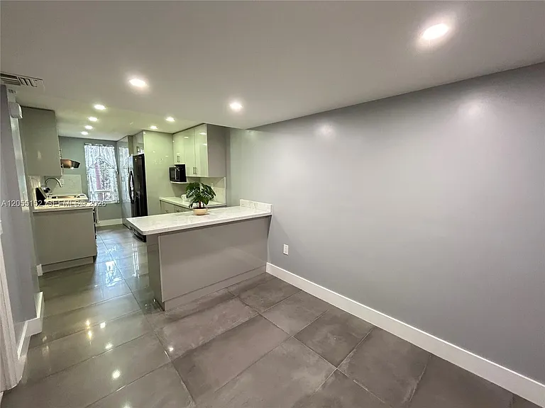 14110 Kendale Lakes Cir — Photo 24
