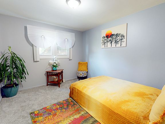 5th image of 16941 Merrill Ave