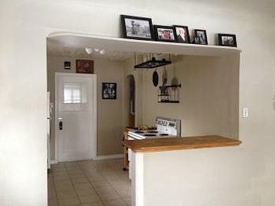 3rd image of 1026 E Logan Ave