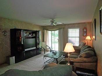 3rd image of 25 Taft Ct Unit A