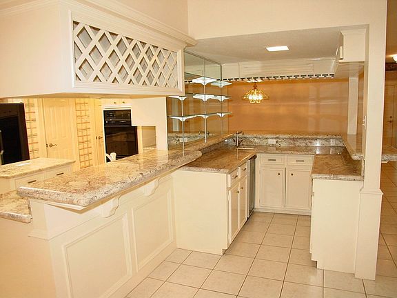 Full Granite Bar w/ Icemaker