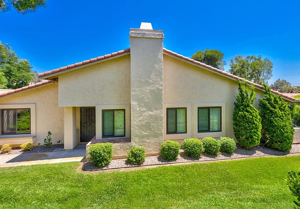 1st image of 18046 Avenida Alozdra