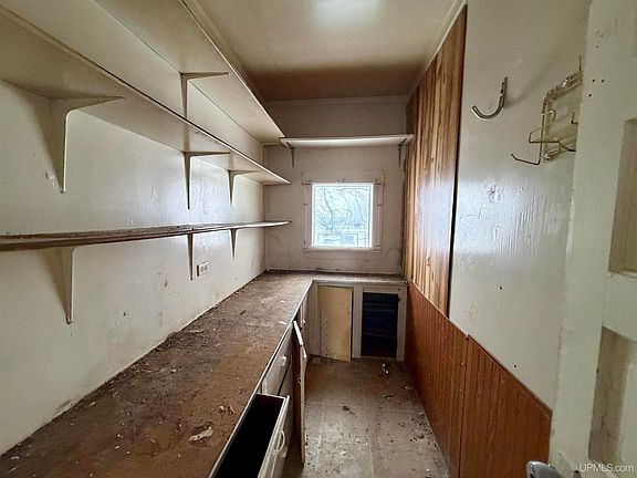 5th image of 613 N 9th St