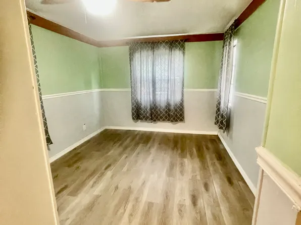 225 Avacado Ct, Fort Myers, FL 33905