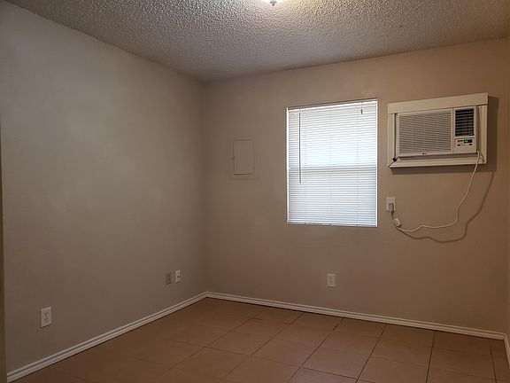 5th image of 532 N Burk St APT A