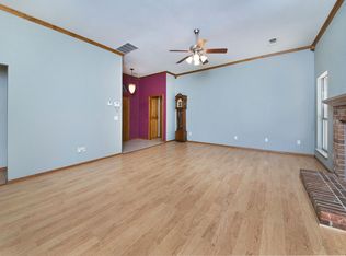 1704 Gray Fox Dr, Edmond, OK 73003