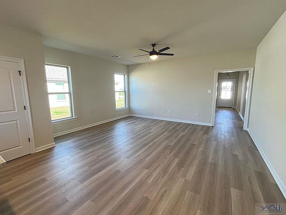 2nd image of 218 Pond Dr