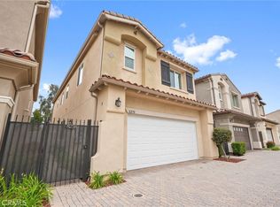 8258 N Haven Ln, Northridge, CA 91406