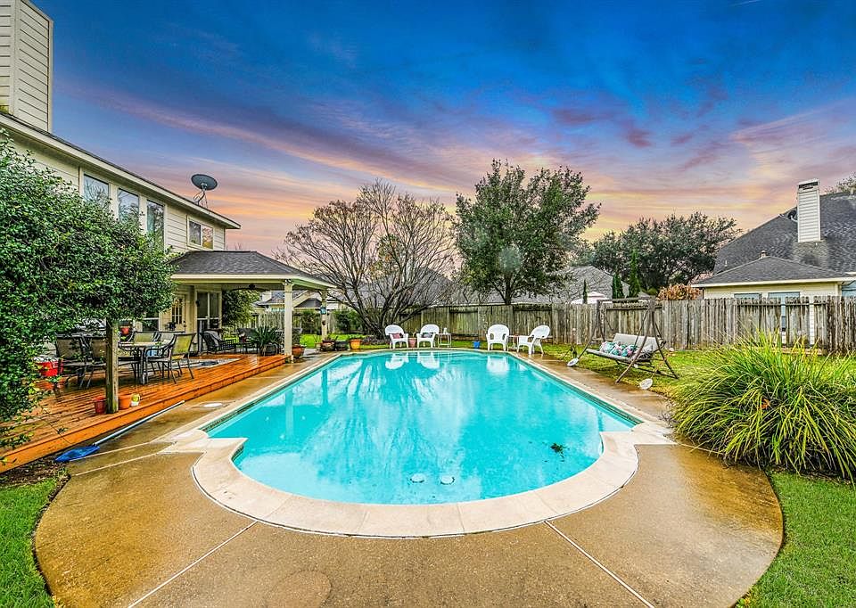 1st image of 5611 River Knoll Ct