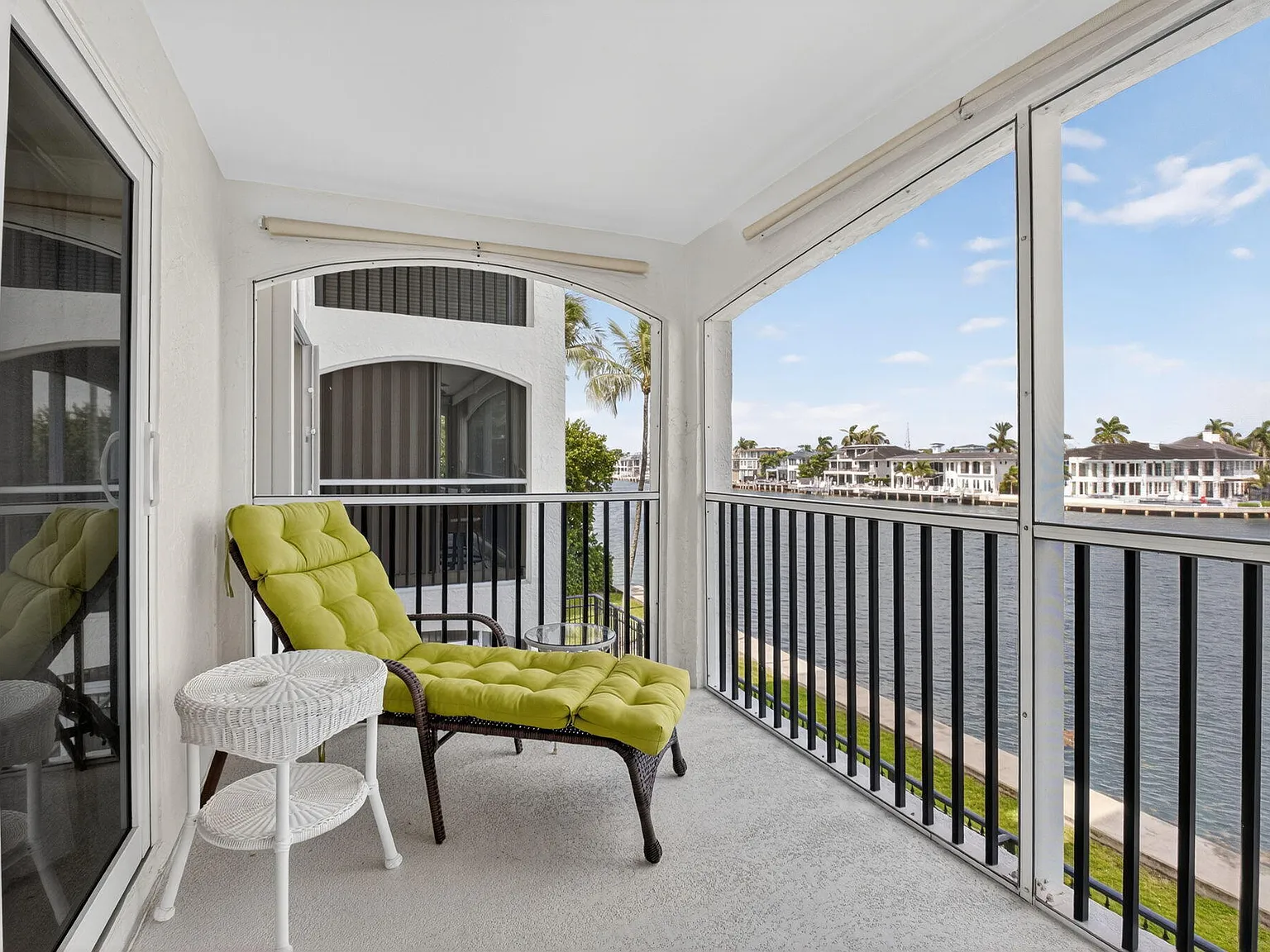 2 bed, 2.0 bath, 1186 sqft, $6,000 — Photo 4