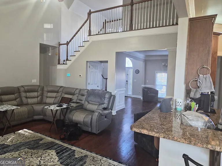 2895 Battlecrest Dr — Photo 2