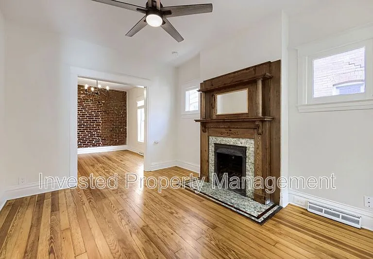 3007 N Hooker St — Photo 3