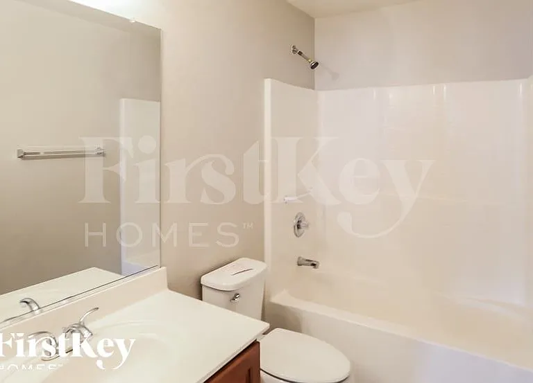 1023 S 226th Dr — Photo 11