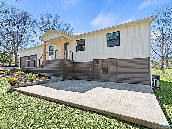 5th image of 611 Cedar Cove Rd SE