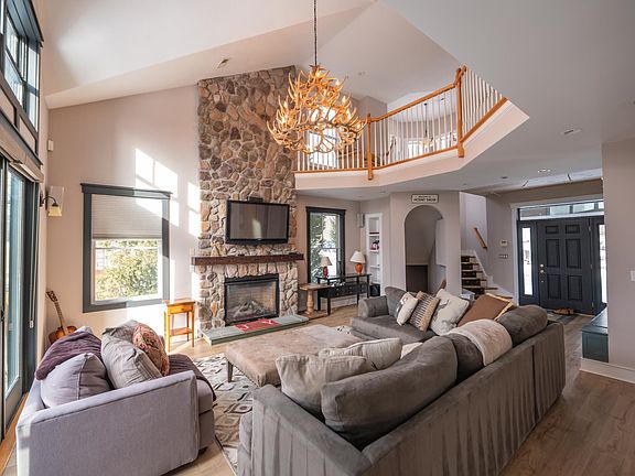 3rd image of 15B Boulder Ridge Drive