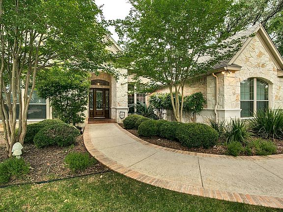 3rd image of 408 Skyforest Dr