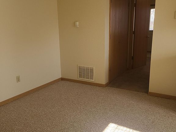 5th image of 149 NW Zaun Ave