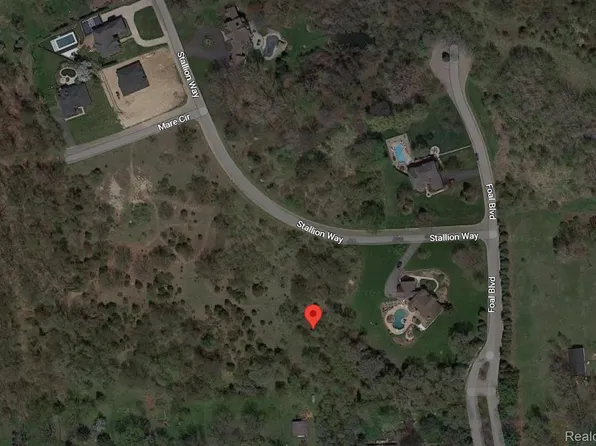 3431 Stallion Way, Commerce Township, MI 48382