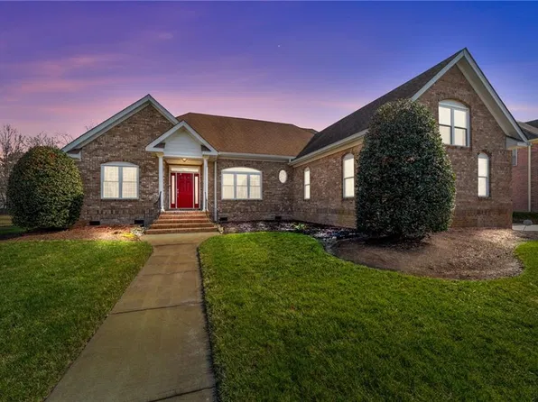 333 Greens Edge Dr, Chesapeake, VA 23322