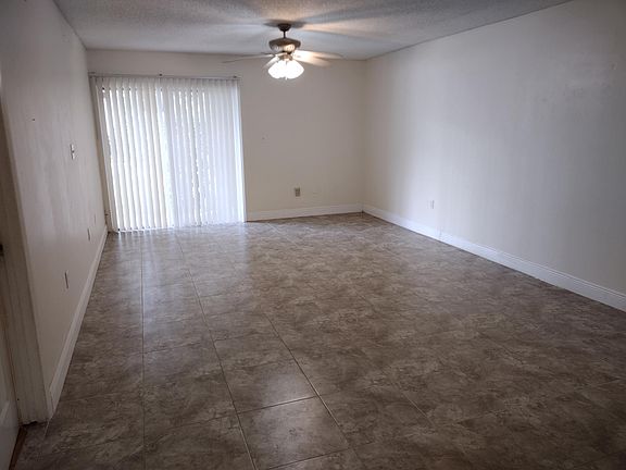 4th image of 329 Scottsdale Sq
