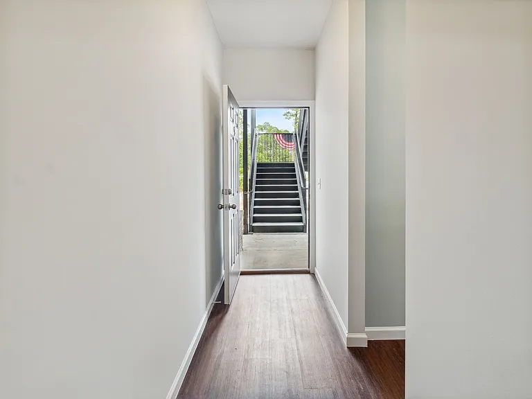 905 Olmstead Ave — Photo 12