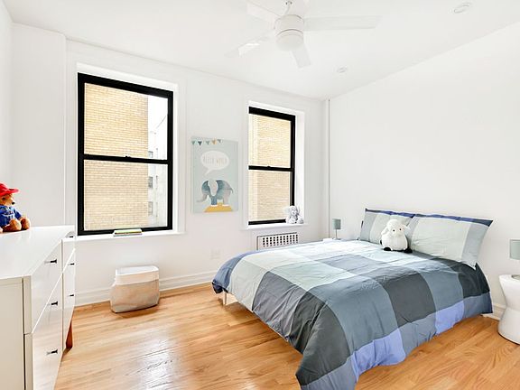 5th image of 418 Saint Johns Pl APT 4C