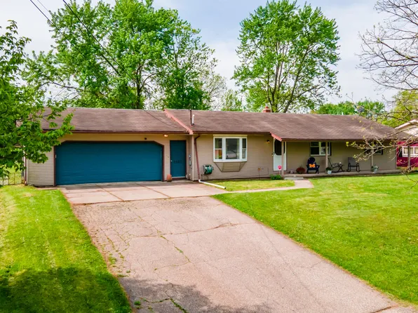 2622 Fireside Dr, Lansing, MI 48910