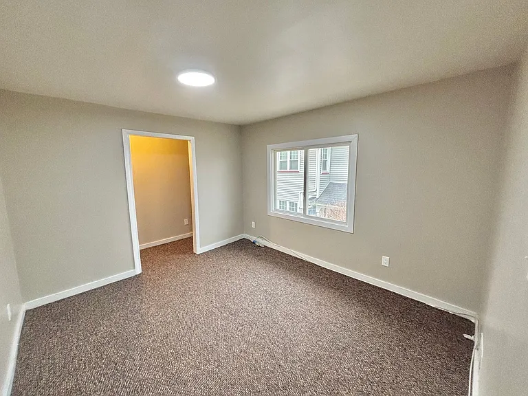 52 Lorimer St — Photo 8