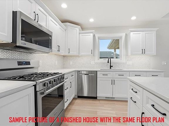 3rd image of 288 Gavin Cir