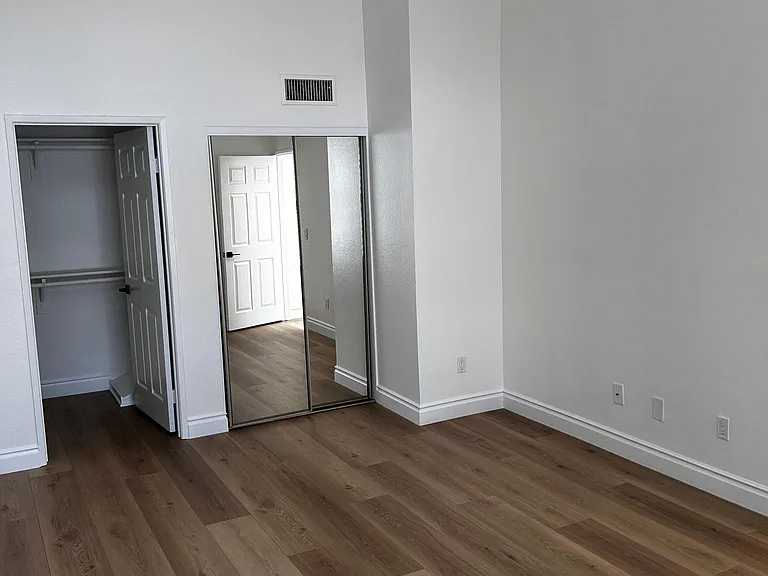 5455 Sylmar Ave #205 — Photo 20