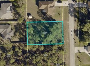 1015 Apple Ave, Lehigh Acres, FL 33971