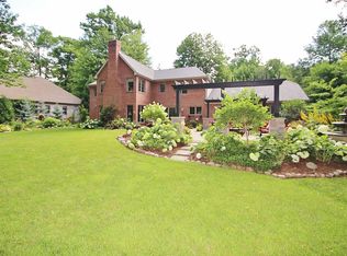 446 Edgewood Dr, Green Bay, WI 54302