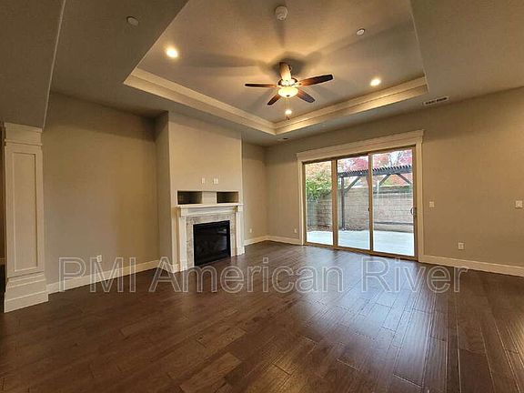 4th image of 8099 Traditions Ct