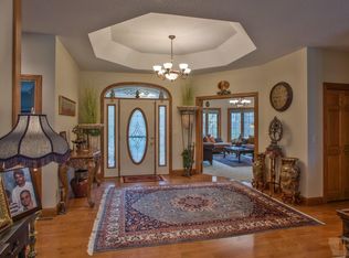 2716 Bittersweet Pl, Burlington, IA 52601