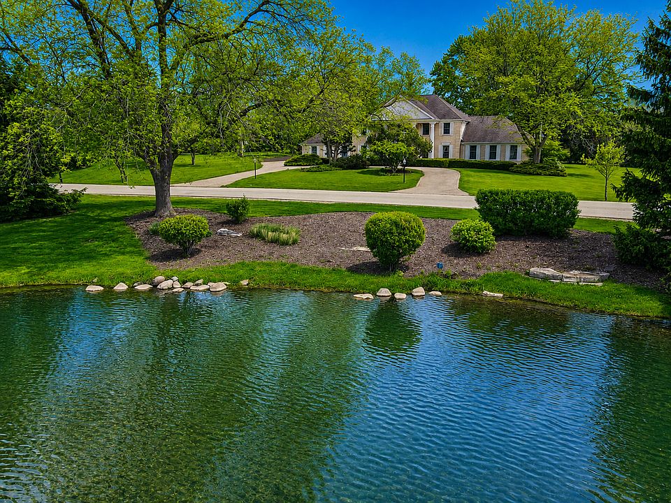 1st image of 7 Willow Bay Dr